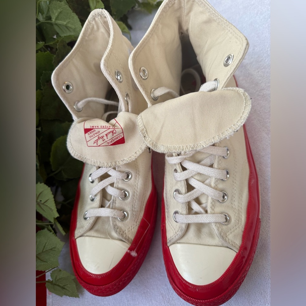 Sneakers with Red Heart Design - Picture 7 of 12